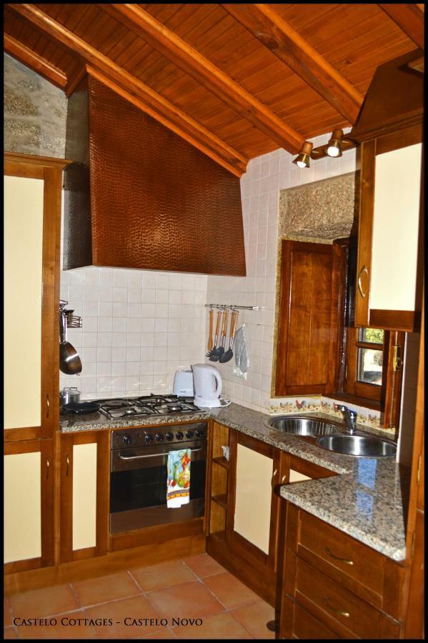 Castelo Cottages Castelo Novo ภายนอก รูปภาพ